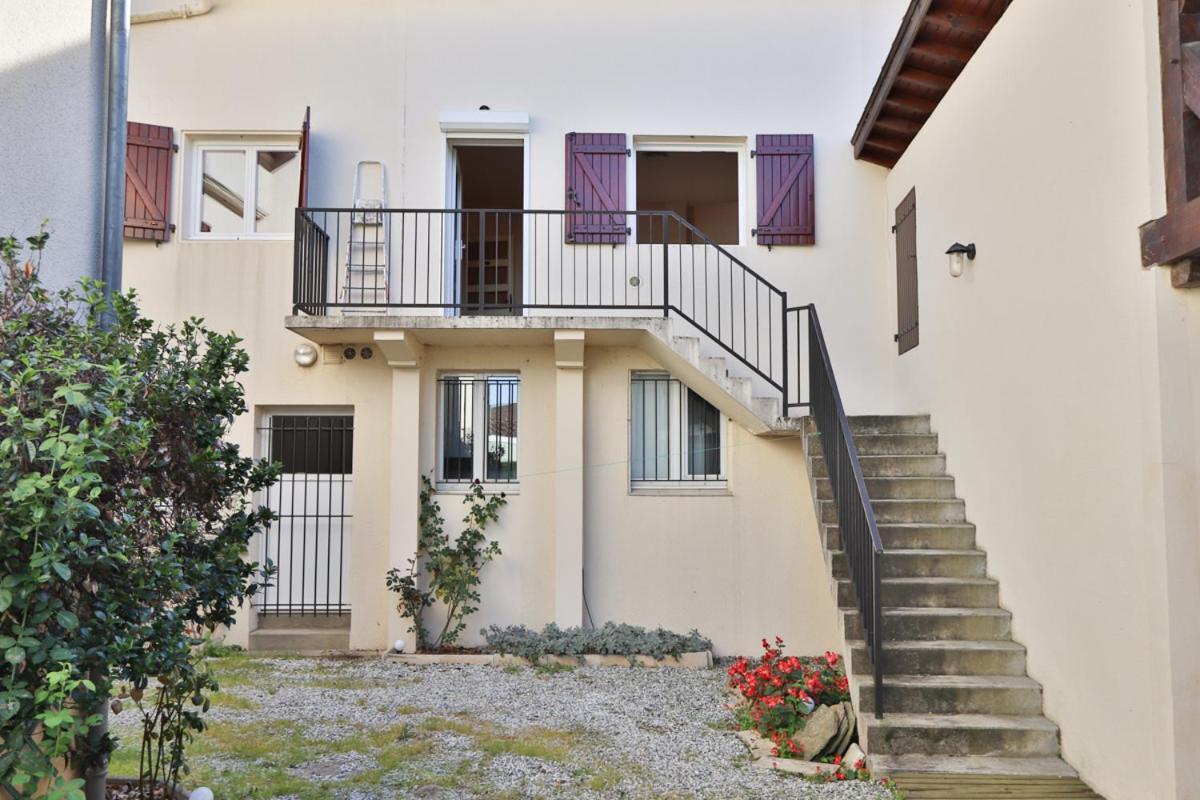 Appartement 1 A 9 Personnes Hagetmau Coeur De Ville Bagian luar foto